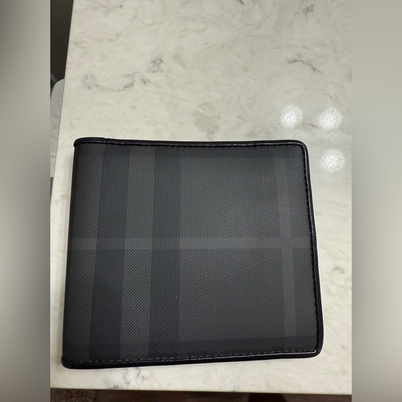 Burberry Gray Checkered Men's Wallet - Picture 1 of 6